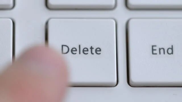 Общие функции клавиш delete и backspace. Delete на клавиатуре. Delete и Backspace. Клавиша Backspace и delete. Delete (клавиша).