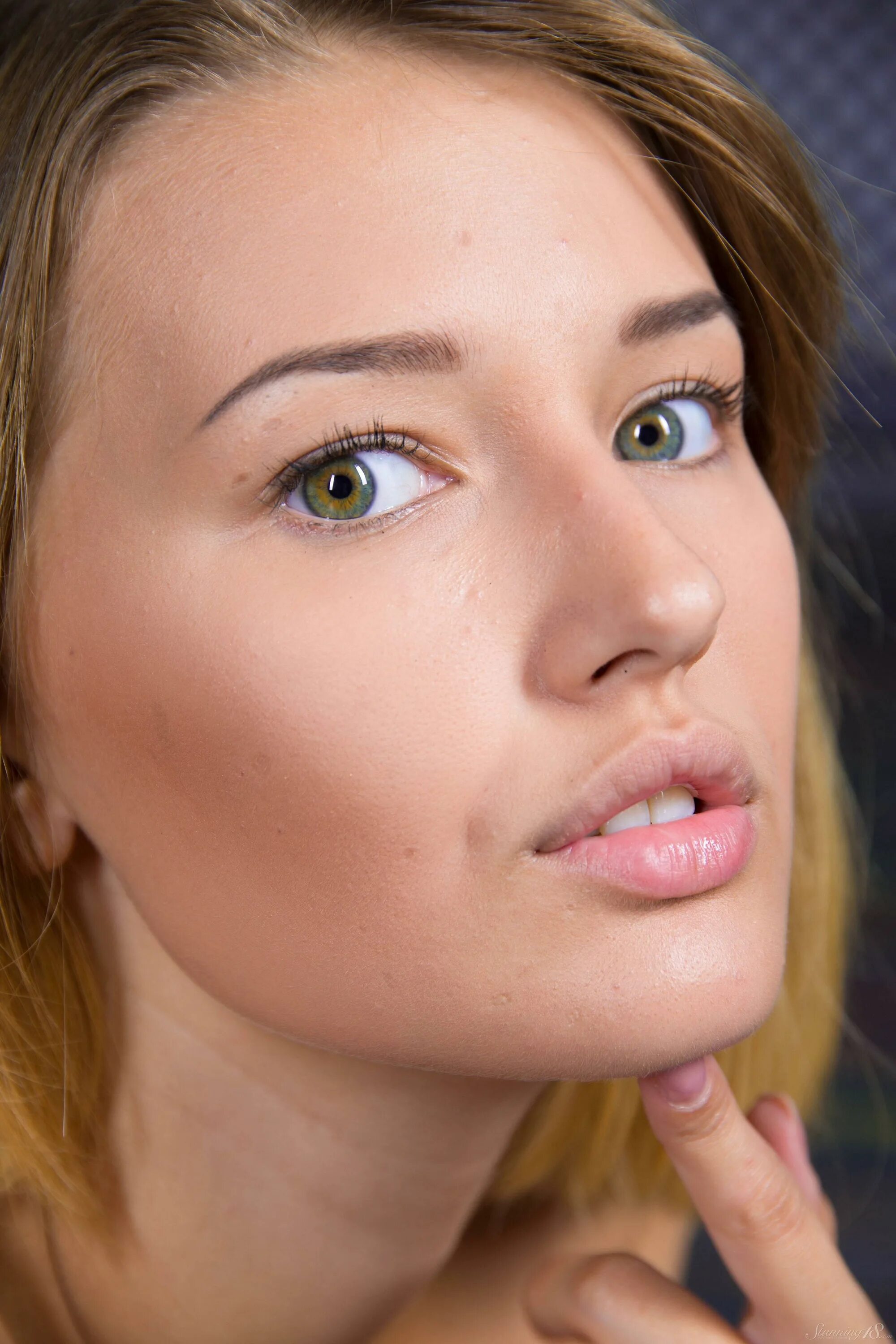 Veronica 18. Veronica 18. Play veronika. Veronica 18. 01.