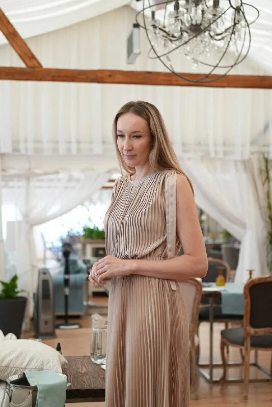 Джули бенц фотосессии. Today julia. Today julia. Julia holter группа. Фото директор модельного агентства.