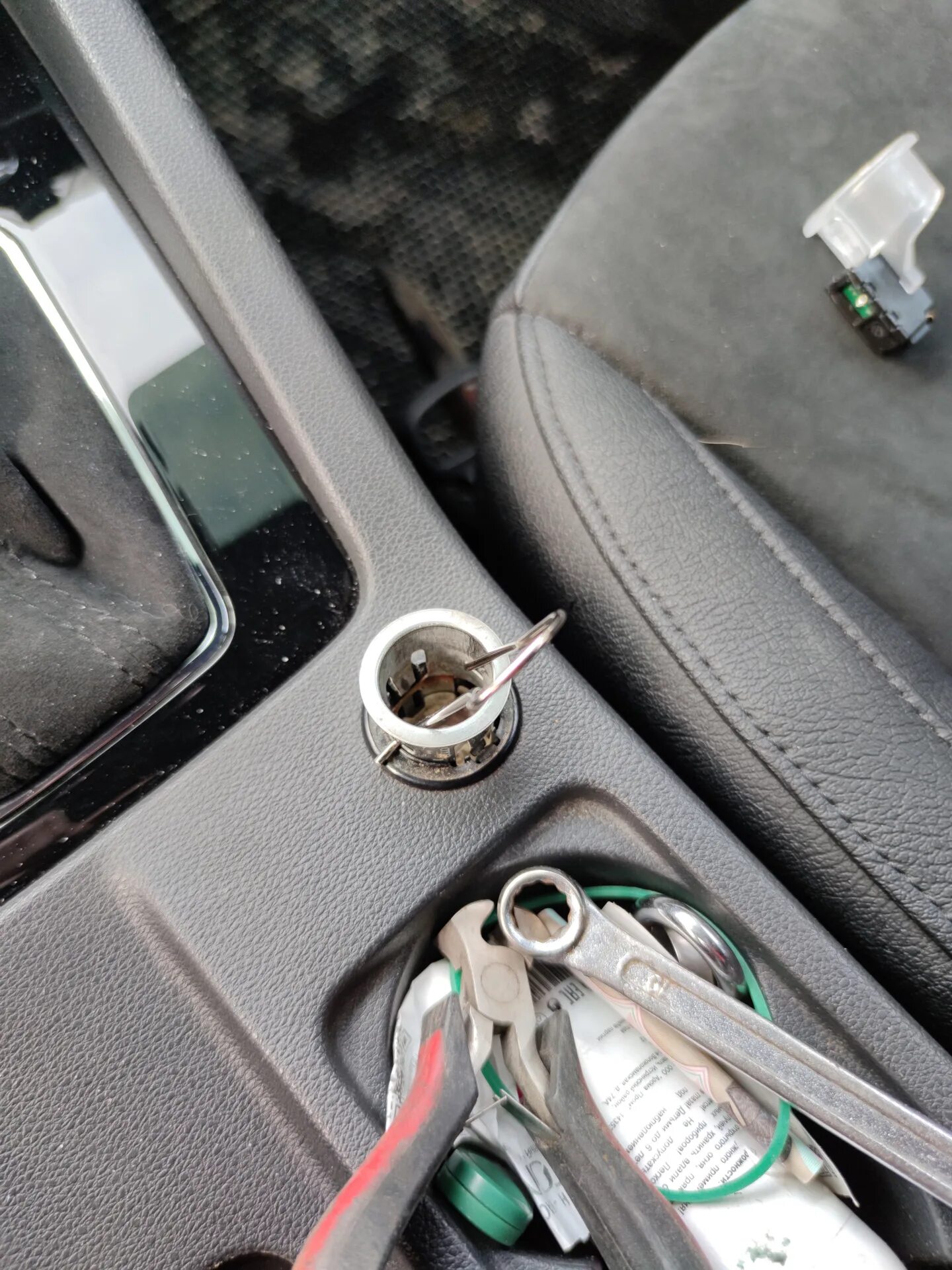 Как снять прикуриватель шкода октавия Установка подсветки прикуривателя Skoda Octavia A5 Mk2, 1,6 л, 2012 года аксес