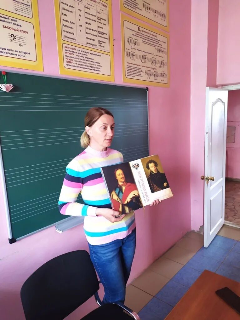 Часы ивантеевка. Ulysse nardin 263-92 реплика. Торговый центр гагарин в ивантеевке. Гагарин ивантеевка кинотеатр. Гагарин город ивантеевка золото магазин.