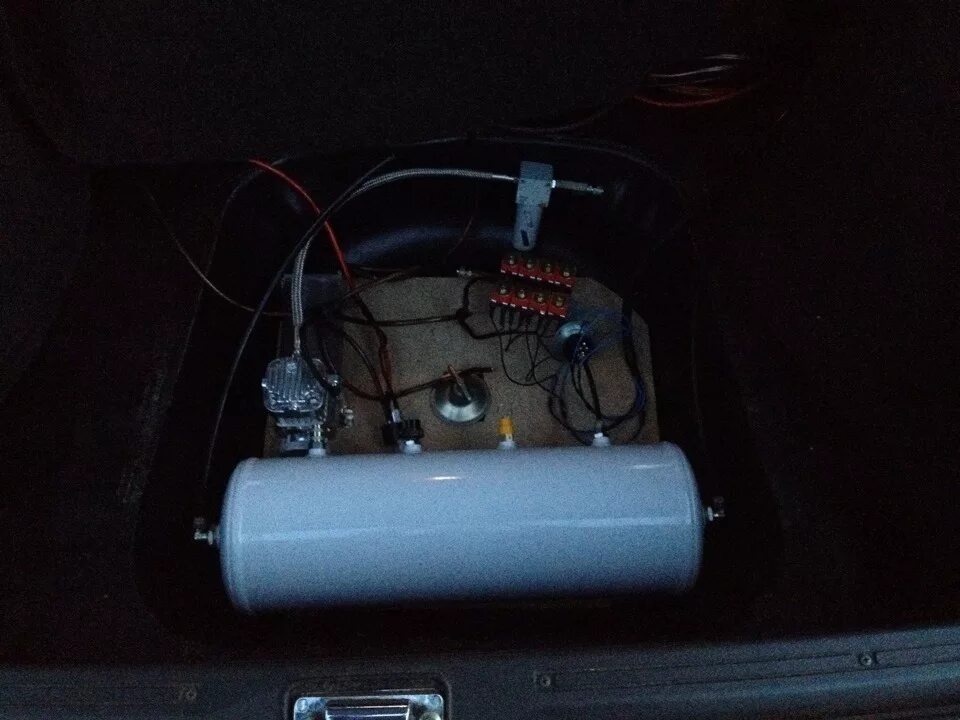 пневмоподвеска на ваз 2190. комплект пневмоподвески на ваз 2114. комплект пневмоподвески на ваз 2108. установка пневмоподвески ваз. установка пневмоподвески ваз.