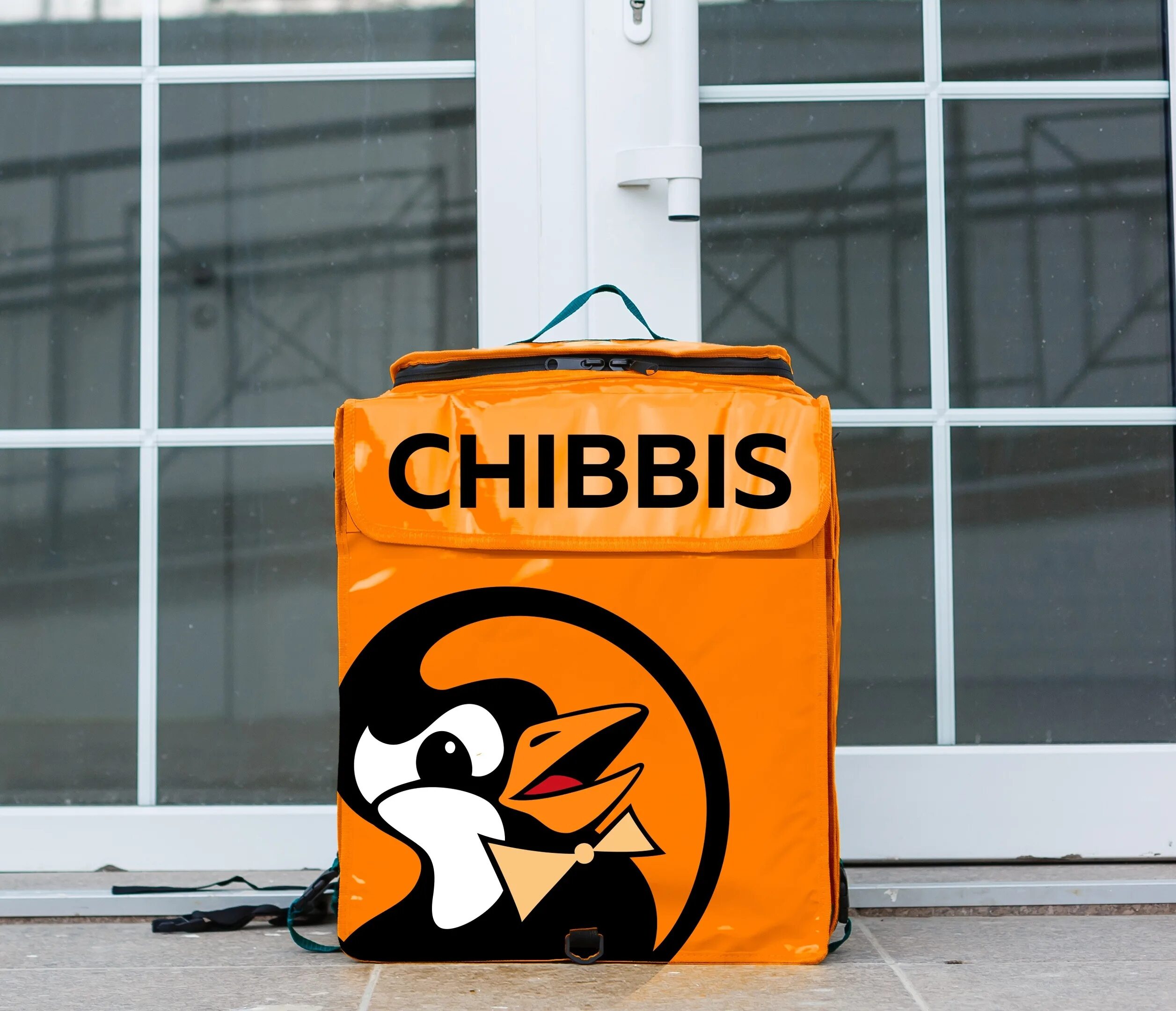 Chibbis доставка еды. Chibbis курьер. Chibbis доставка. Chibbis логотип. Чиббис доставка логотип.