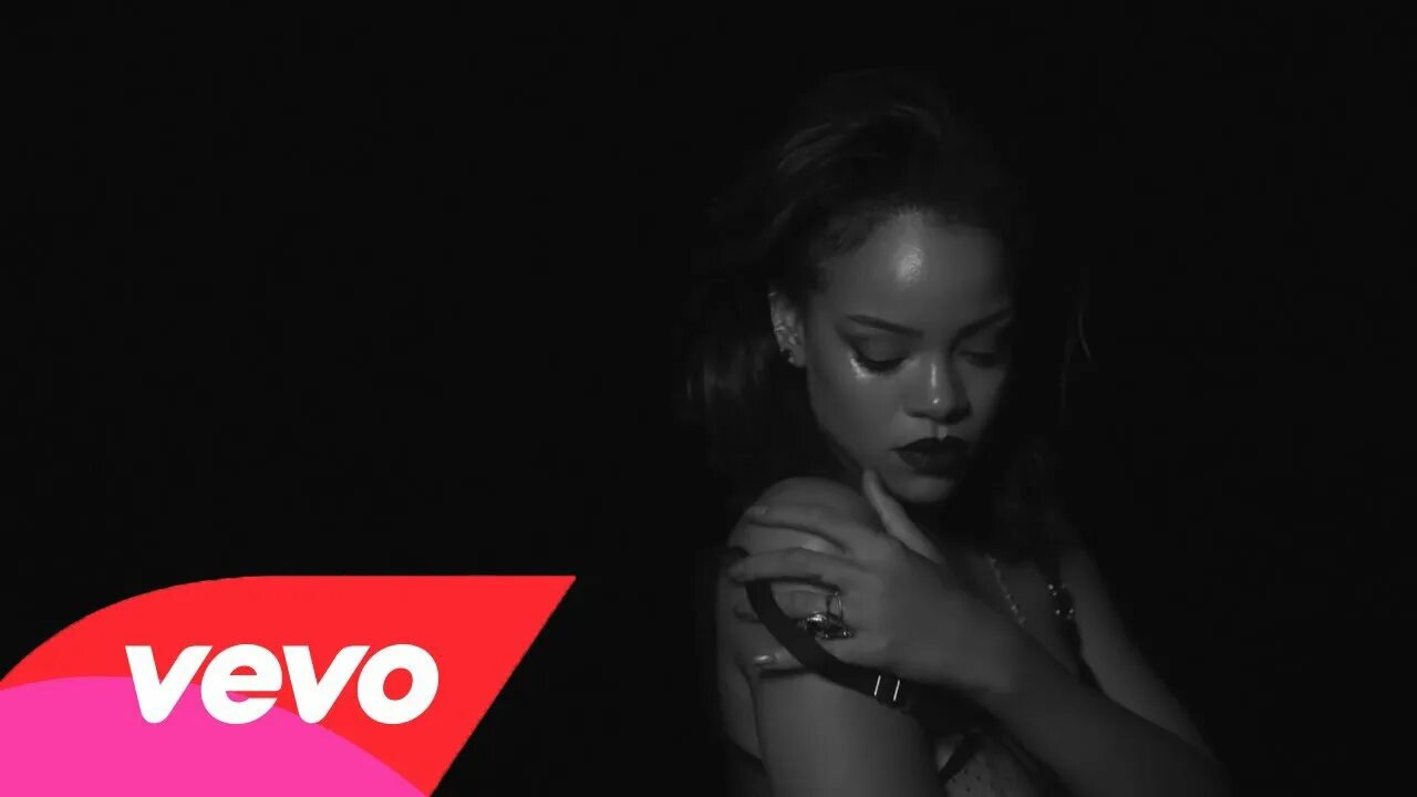 Streets x kiss it better speed. Vevo певцы. vevo клипы. певицы vevo. rihanna kiss.