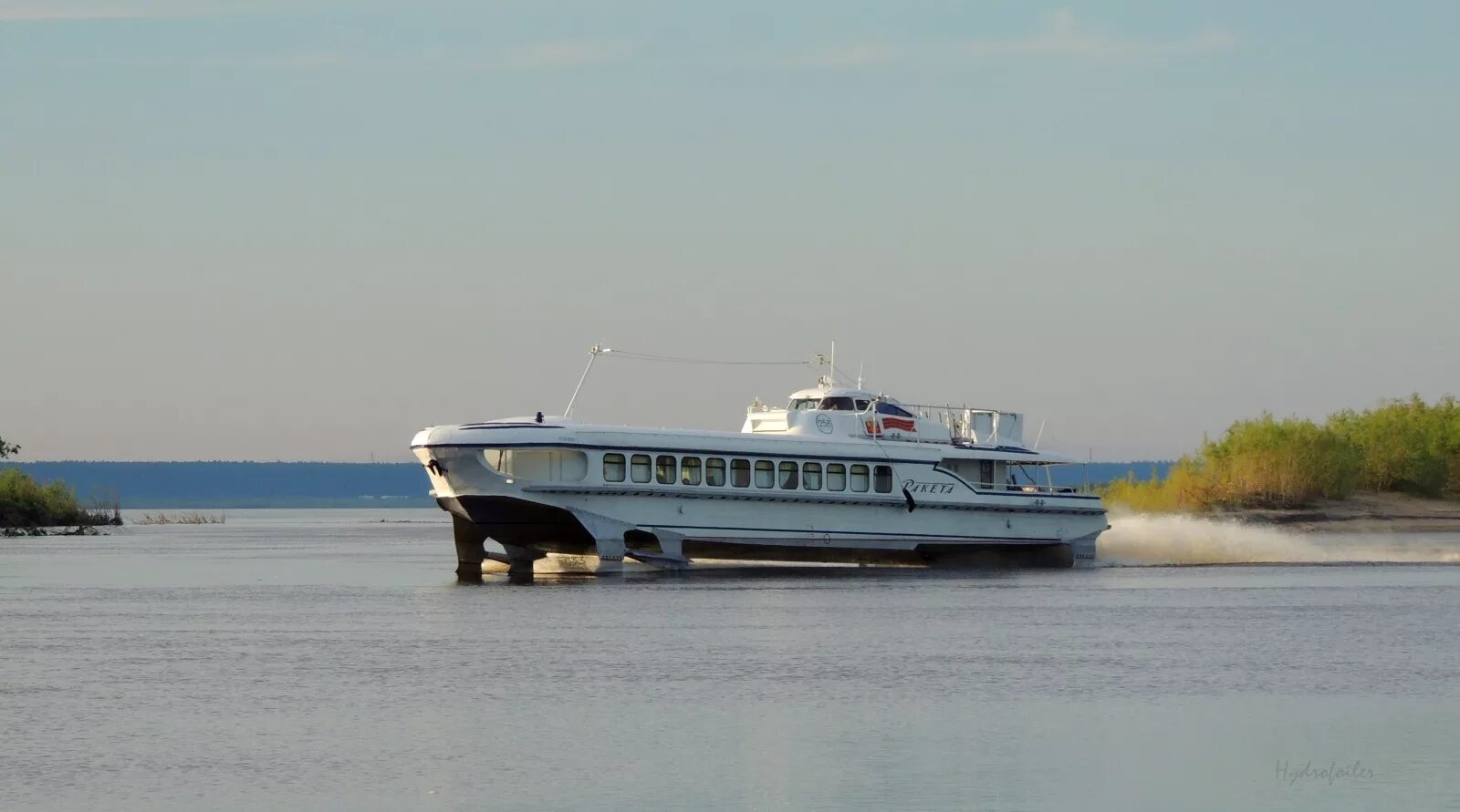 Ракета олекминск. Якутск олекминск ракета. Теплоход ракета в якутии. Метеор якутск олекминск. Олекминск 2000.