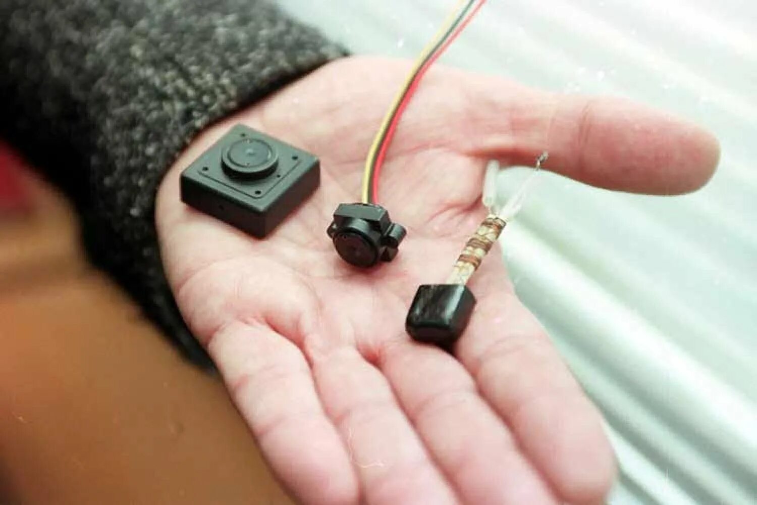 Микрочипы прослушка. Аппаратура для прослушки. 101-58 радиожучок для прослушки. Оборудование для слежки. Жучки на 430мгц.