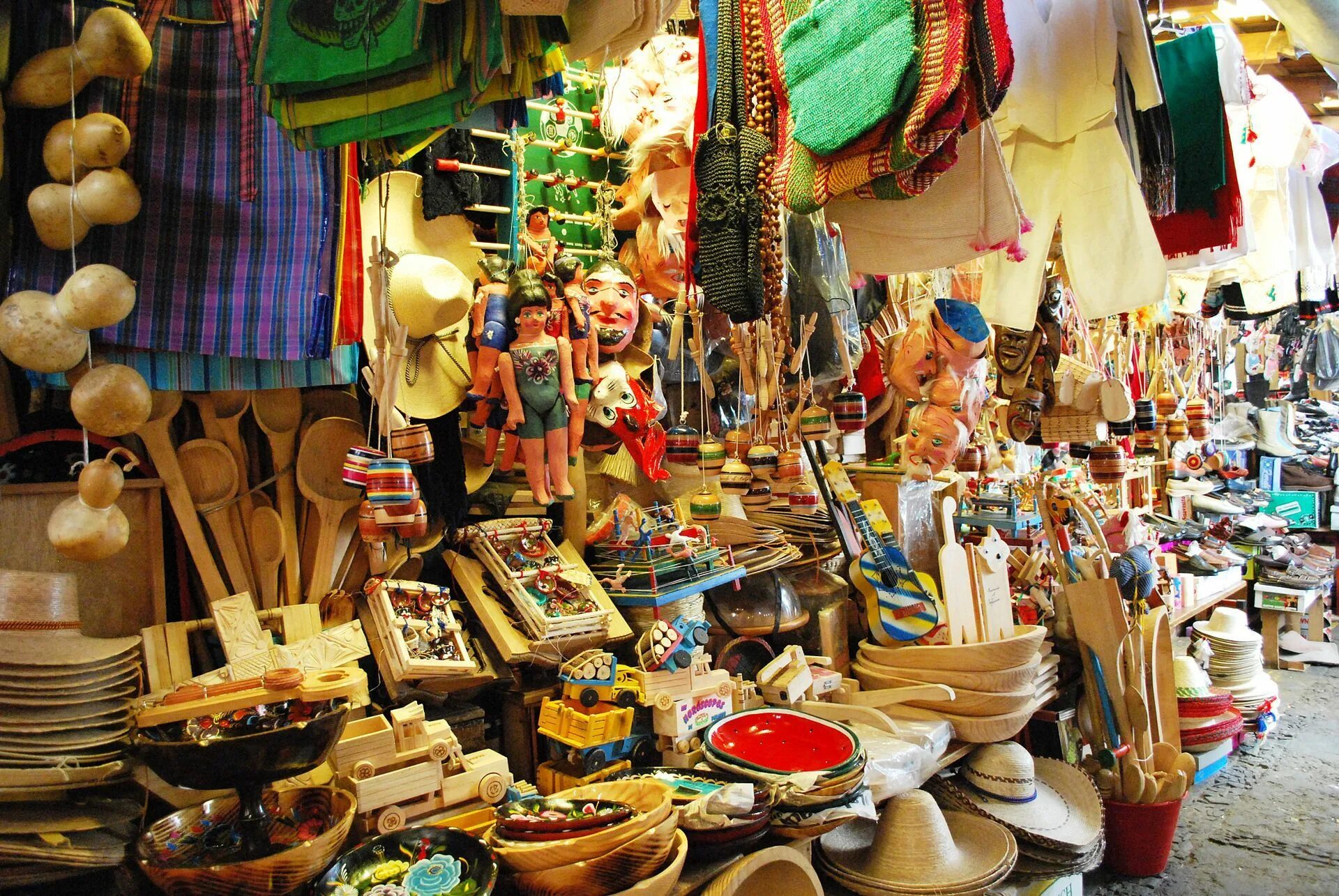 Промысел рынок. Меркадо-де-Сонора, Мексика. Меркадо-де-Брухас. Меркадо рынок Мексика. Блошиный рынок в Мексике.