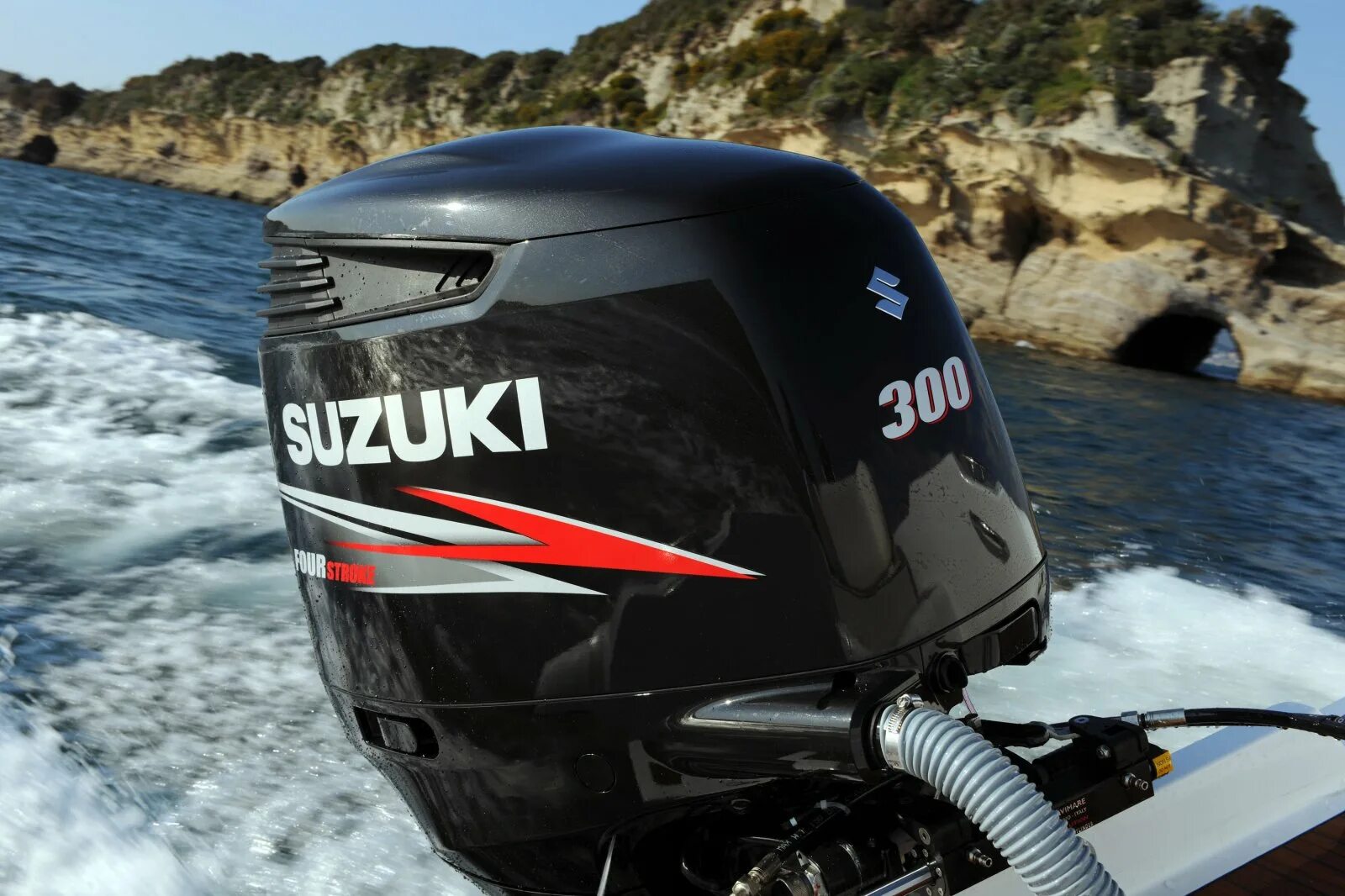 Лодка сузуки. Лодочный мотор suzuki df300apx. df 300 suzuki. сузуки 300 лодочный мотор. лодочный мотор suzuki df 6.