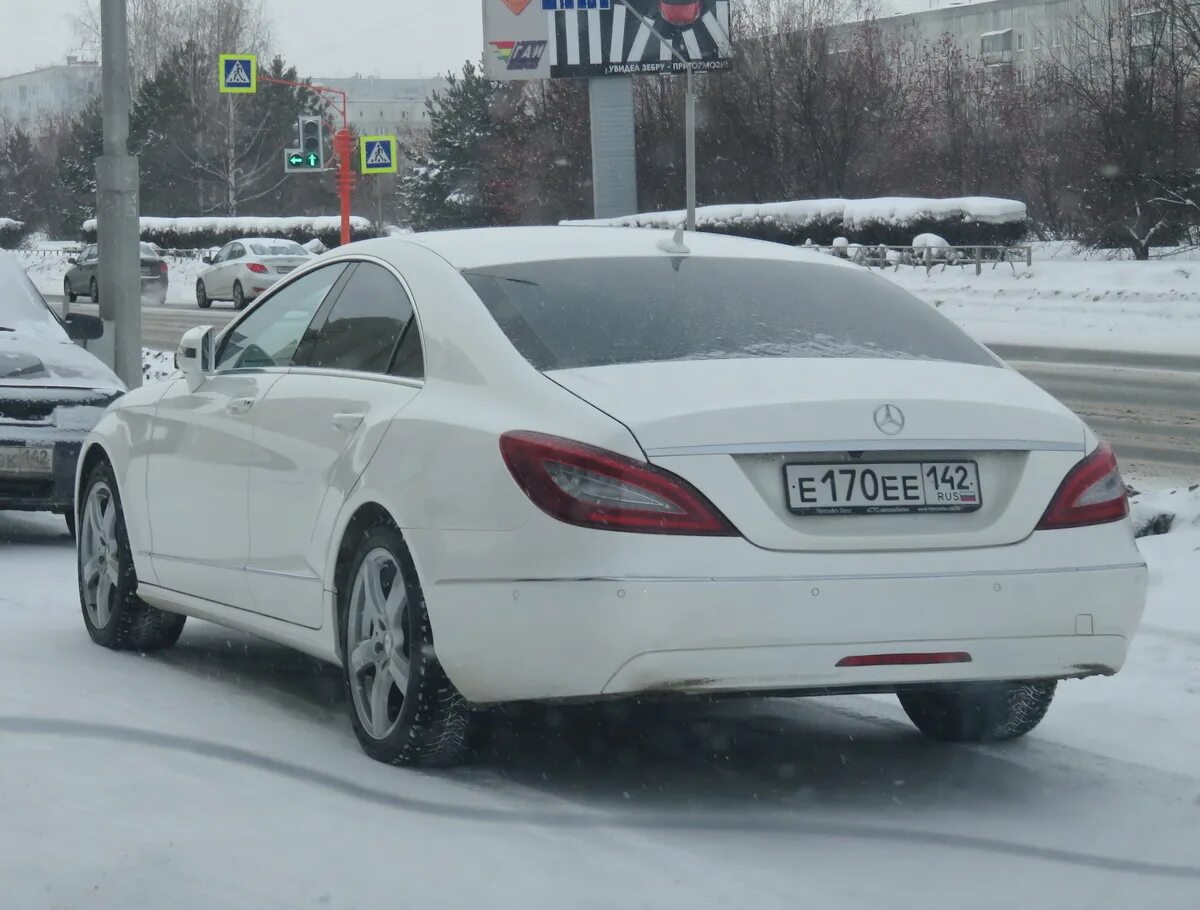 Авто 170. Мерседес е170. 222 142 Mercedes e200. Мерседес 142. Мерседес 142 регион.