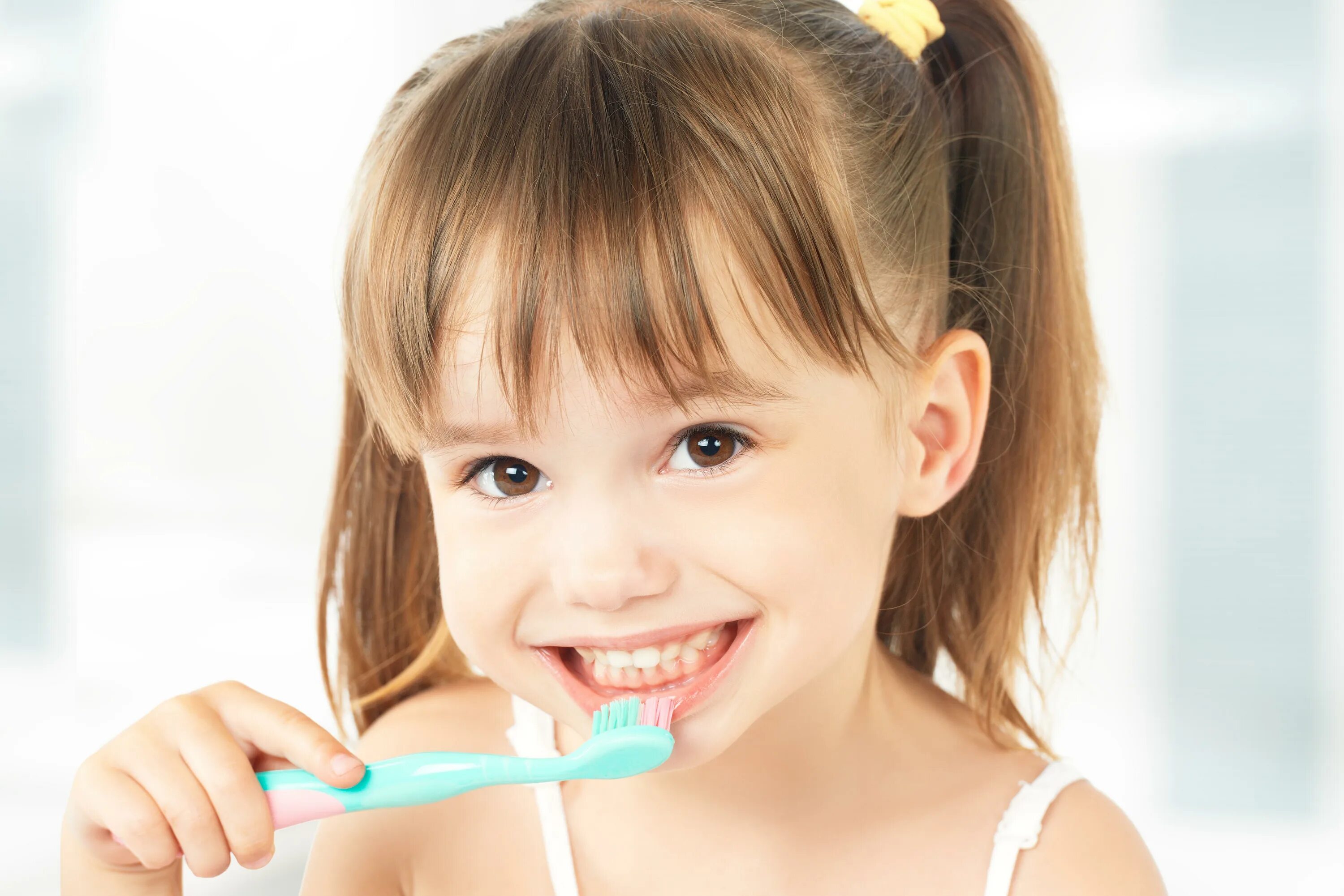 Здоровые зубы у детей. Красивые детские зубы. Гигиена полости рта для детей. Чистим зубы!. Miles kids
