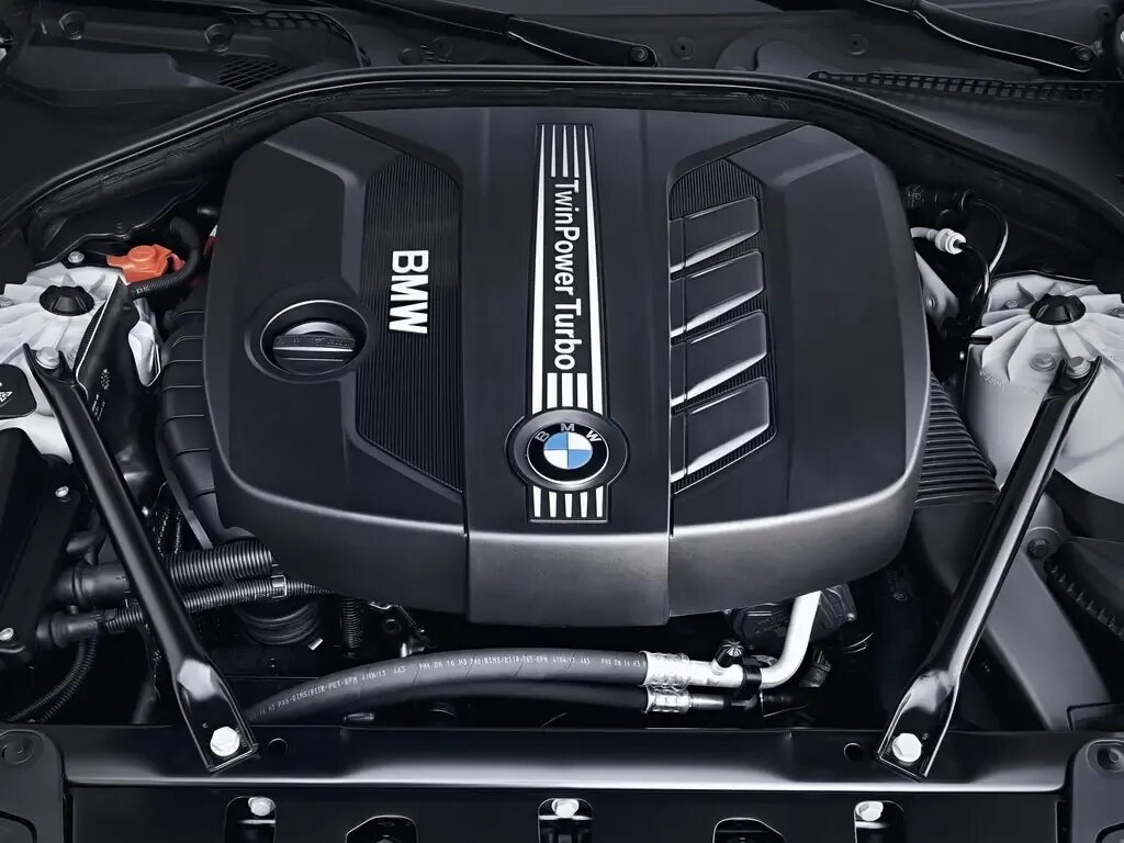 Мотор бмв f10. Bmw 518d. f10 под капотом. дизельный автомобиль бмв. диагностика bmw.