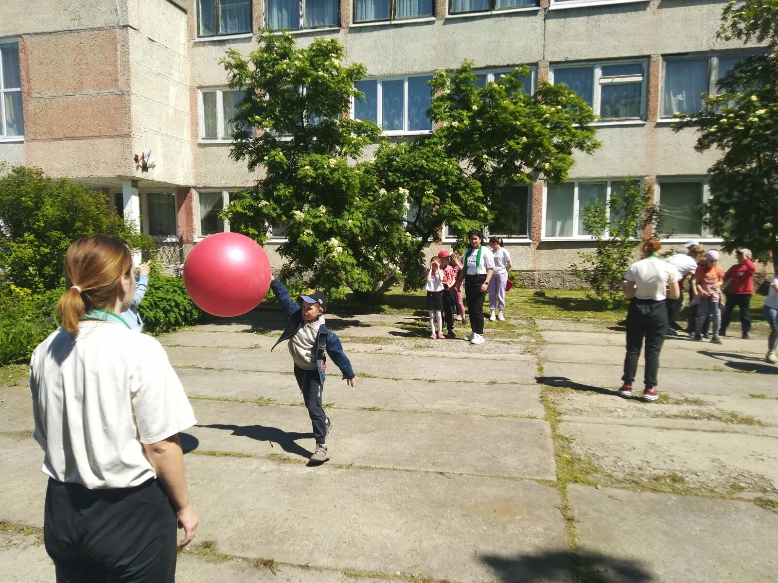 любовные истории школа текст. школьный двор. ссср школы 50х здания. группа любовные истории школа. школа школа текст.