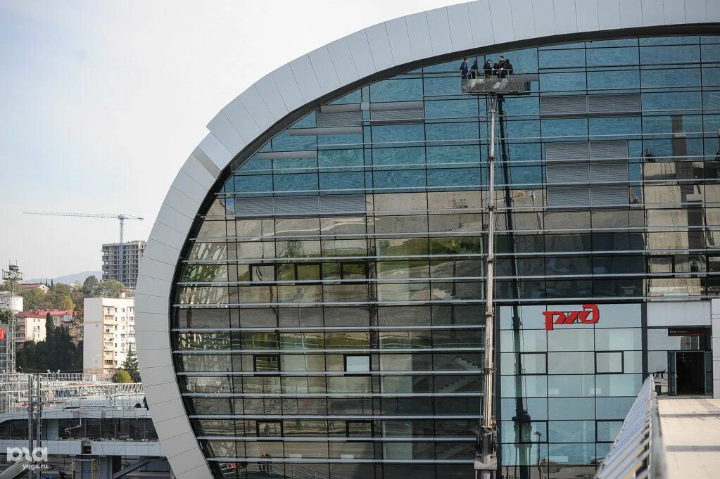 Гостиница терминал адлер жд вокзал. Жд вокзал сочи адлер. Хостел терминал адлер жд вокзал. Адлер ленина 113. Отель терминал адлер.