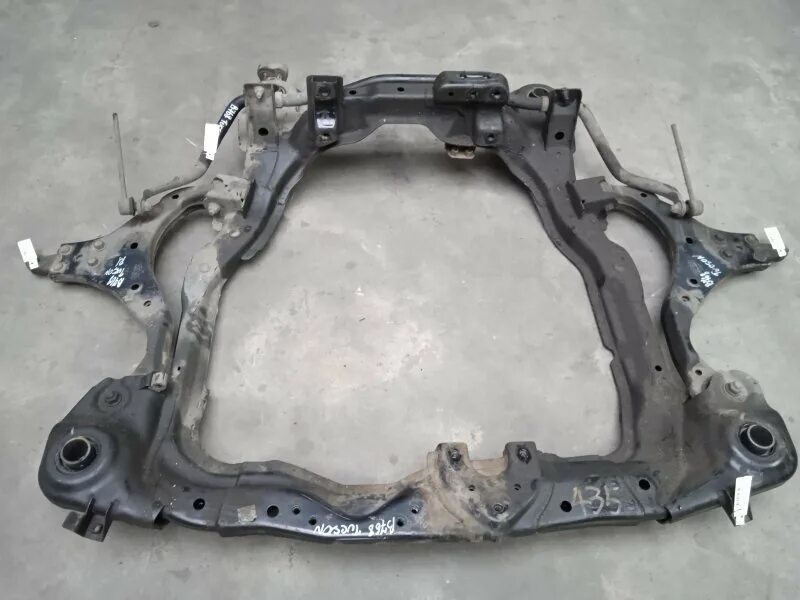 Подрамник хендай туксон 2008. Подрамник hyundai tucson 2008 2. Подрамник хендай туссан 2008. Передний подрамник туксон 2008. Подрамник хендай туксон 2008.