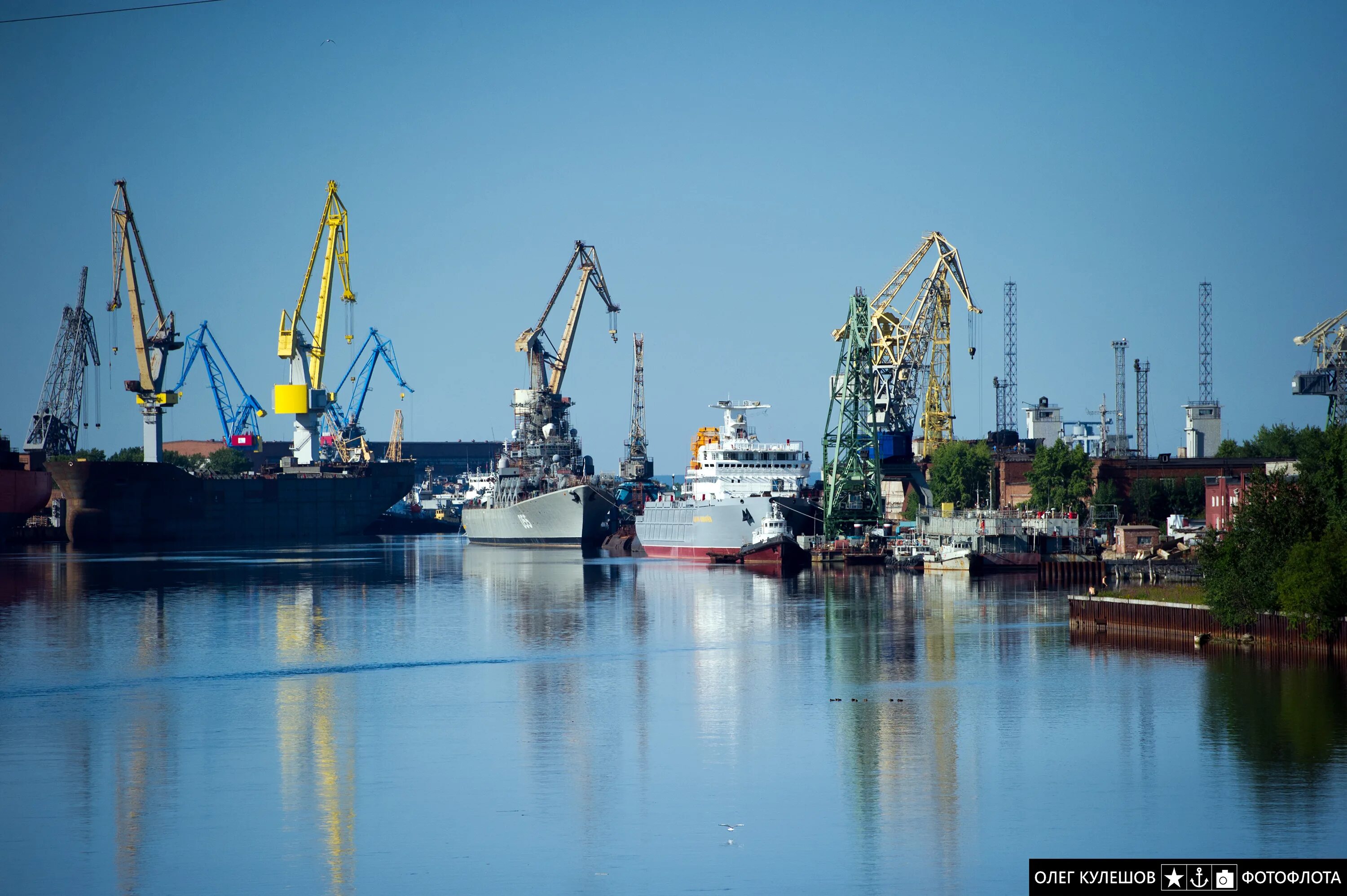 Балтийский судостроительный завод. Северодвинск верфь. Северодвинск завод. Акватории завод. Разлив нефти в находке 2020.