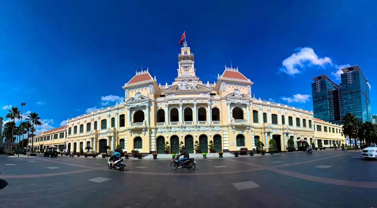 Хошимин Вьетнам. Хошимин вокзал. Ho chi Minh City. Здание городского совета Хошимин.