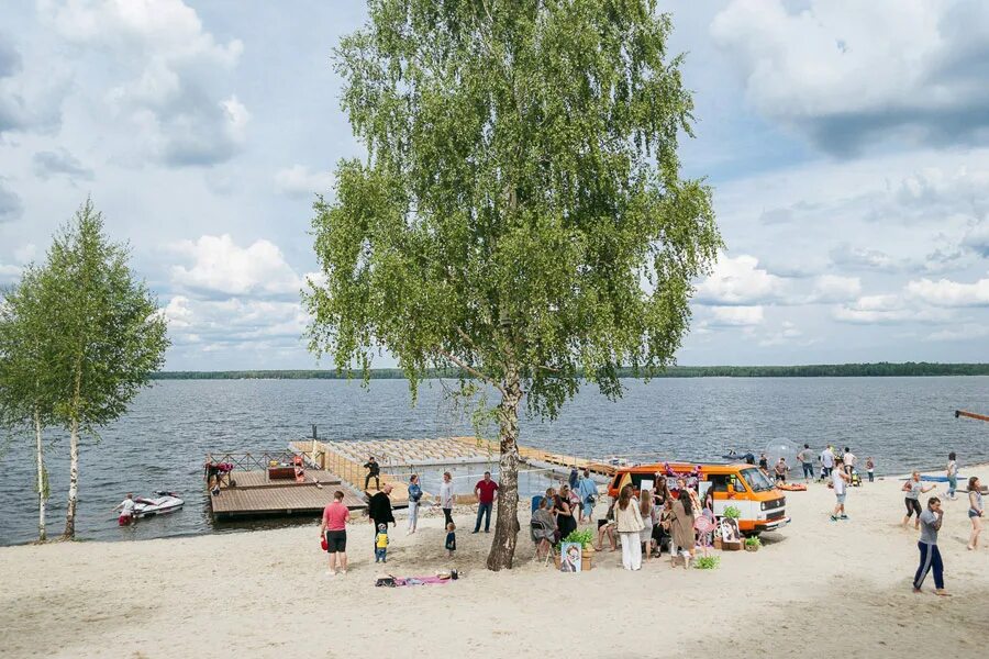 Санаторий балтым. Озеро Балтым Екатеринбург. Озеро Балтым Санаторный. Пляж озера Балтым Свердловская. Пляж Лесная сказка озеро Балтым.