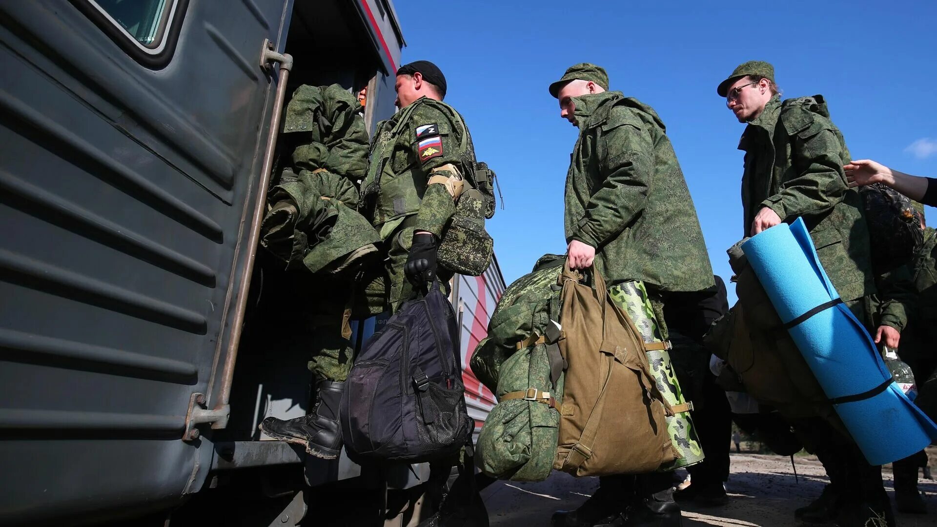 Готовится новая мобилизация. Украинские военные. Военнослужащий. Российские солдаты на Украине. Военная мобилизация.