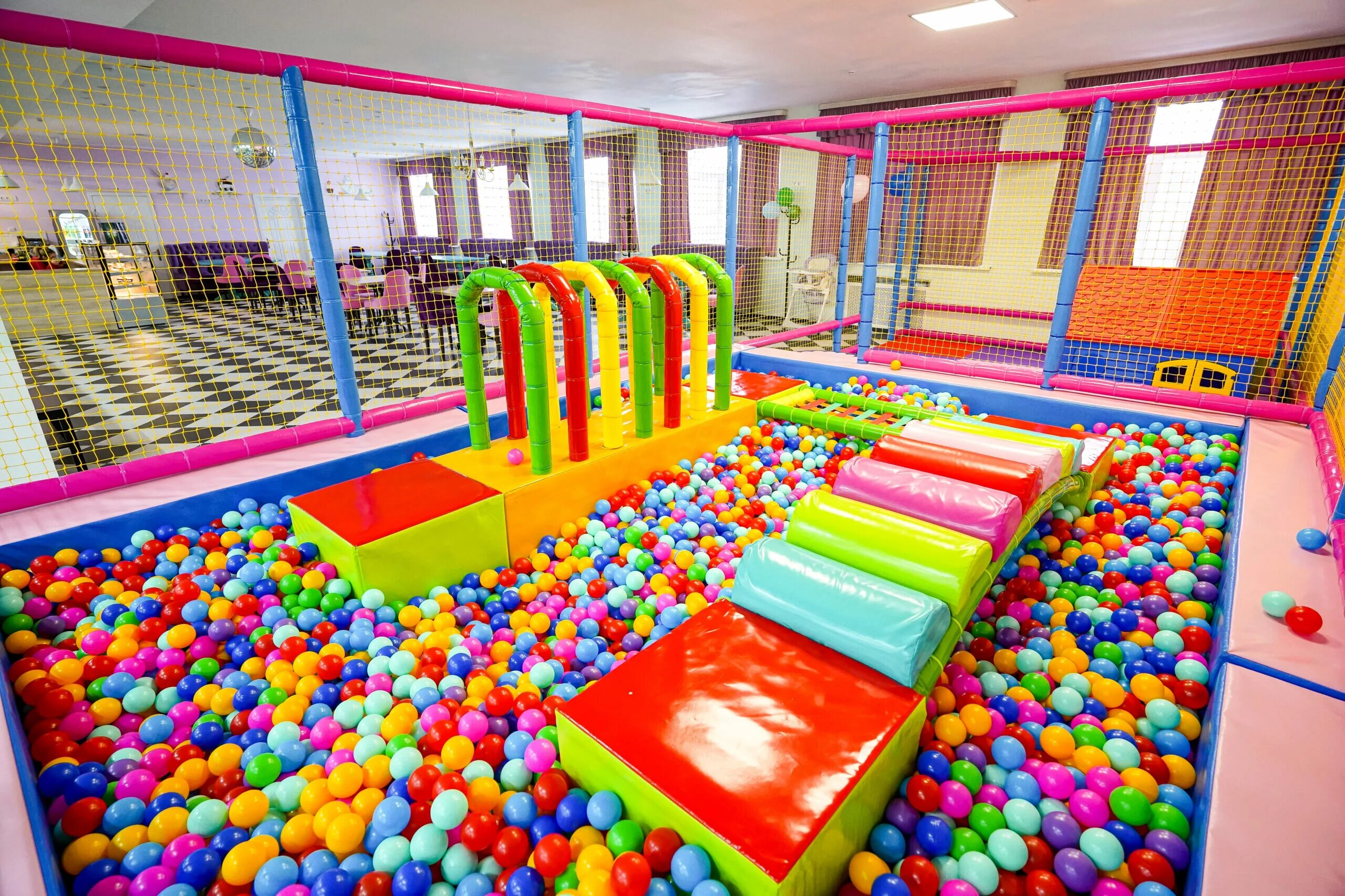 Развлекательный центр шарики томск. Игровые для детей томск. Комплекс шарики томск развлекательный центр для детей. Игровые для детей томск. Лето парк томск.