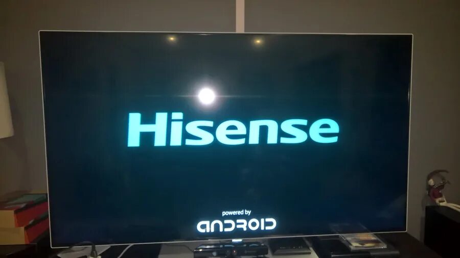 Сигнал hisense. Телевизор hisense коробка. телевизор hisense 65t800uad 65&quot;. hisense логотип. hisense телевизоры логотип.