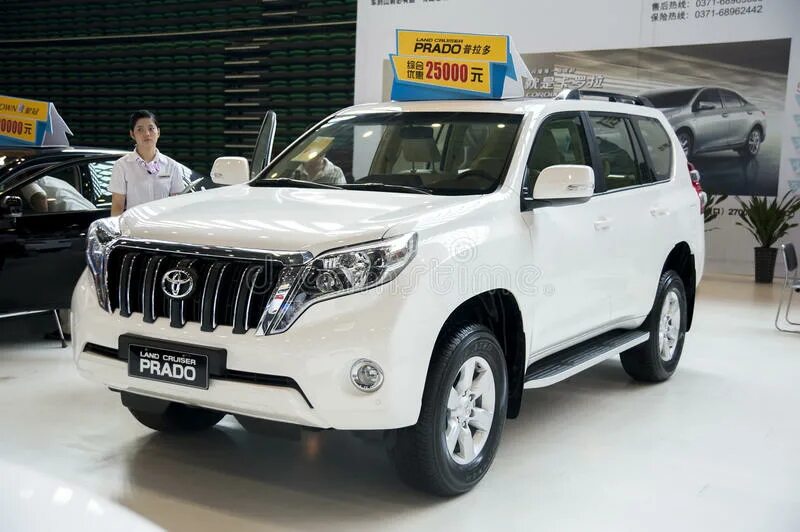 Land cruiser перевод. Китайский land cruiser prado танк. белый прадик машина. китайские машины под прадо. китайский автомобиль похожий на land cruiser prado.