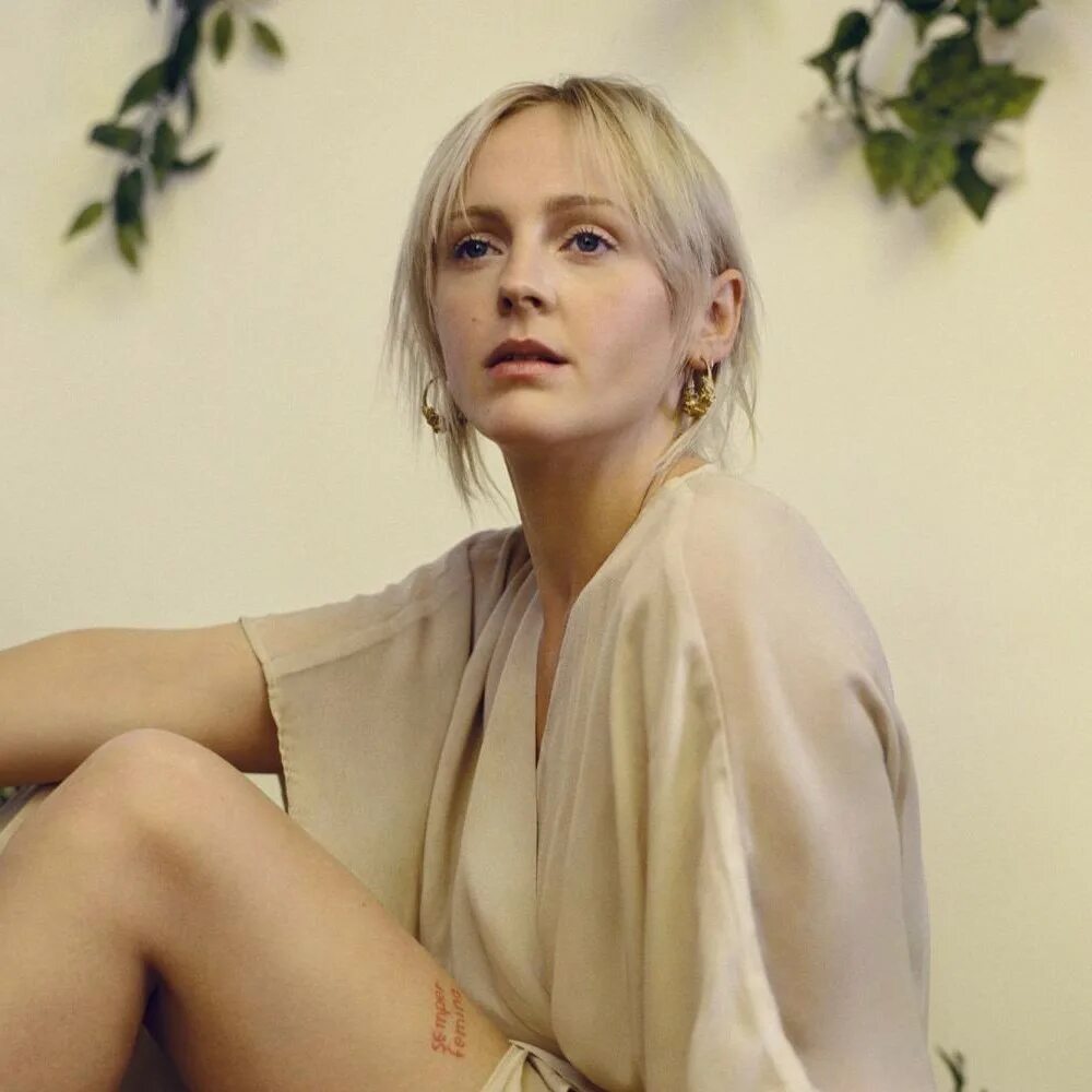 Tony he laura she. Laura marling.