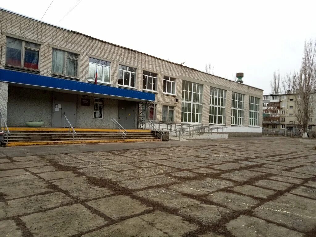 120 школа волгоград. 120 школа волгоград красноармейский. 134 школа волгоград красноармейский. Школа 75 волгоград красноармейский. 65 школа волгоград красноармейский.