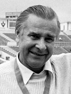 Лев 1990
