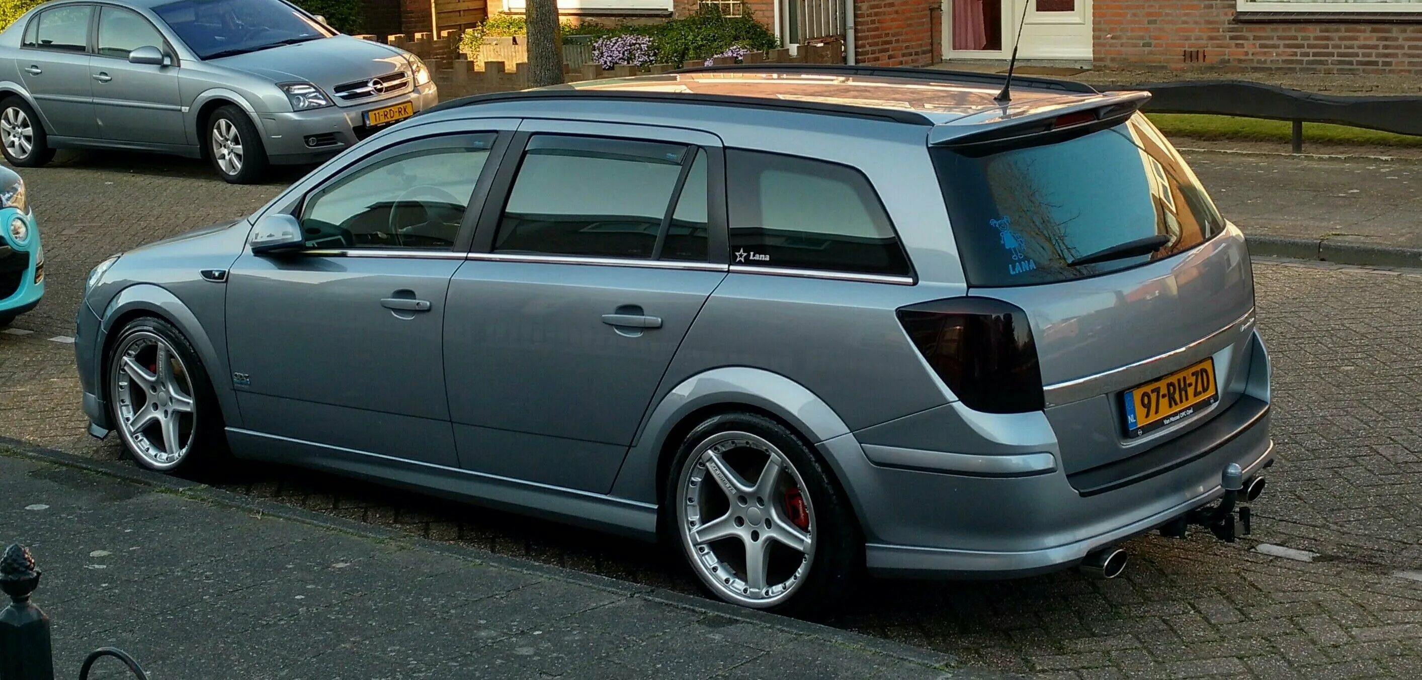 Astra wagon. Opel astra h caravan. opel astra h универсал tuning. opel astra h opc универсал. opel astra h caravan opc.