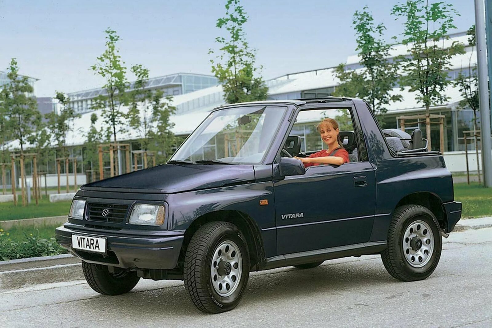 Сузуки первого поколения. Suzuki Vitara 1988. Сузуки Витара 1. Suzuki Vitara 1995. Suzuki Vitara 1 поколения.