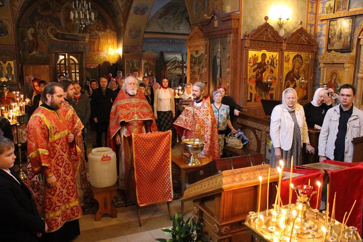 храм марона расписание