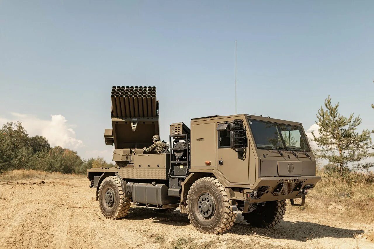 Рсзо чехии. Рсзо rm-70. рм 70 рсзо. рсзо rm-70 vampir. rm-70 реактивная система залпового.