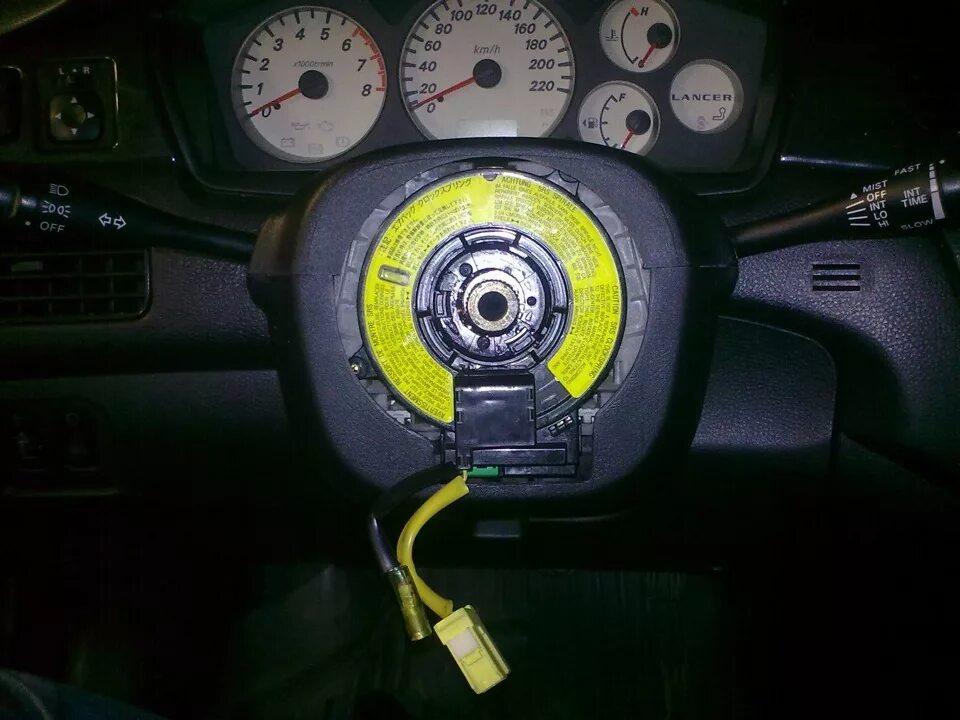Лампа srs. Srs лансер 9. митсубиси лансер 9 горит srs. srs airbag mitsubishi lancer. митсубиси лансер 9 лампа srs.