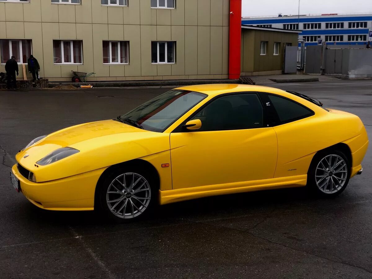 Какую купить купе. Fiat Coupe 1994. Фиат купе 1994. Желтый Фиат купе. Фиат купе rjеg, 1994.