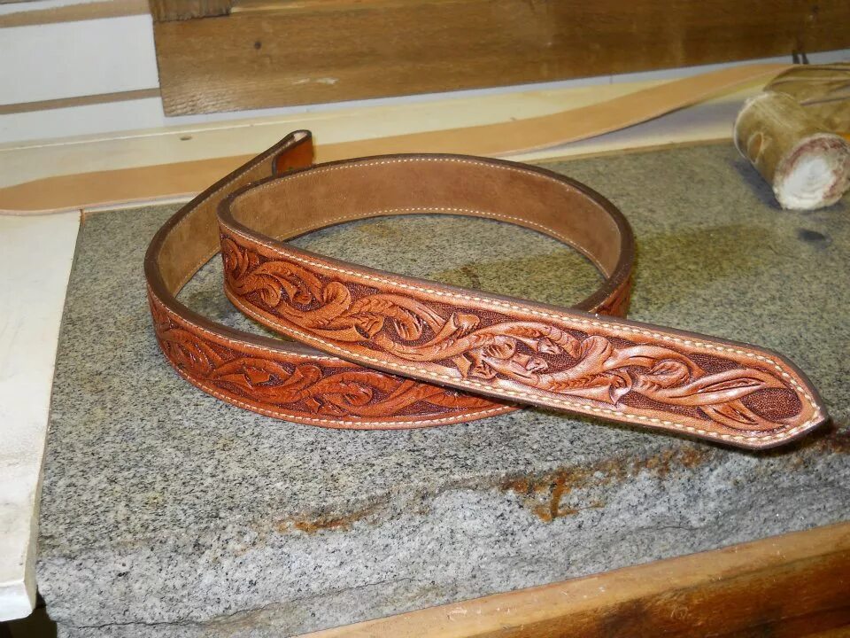 ремень для порки. тоуз ремень. ремень для порки.