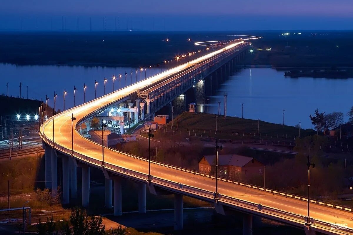 Инди хабаровск. Амурский мост в Хабаровске. Мост через Амур в Хабаровске. Река Амур мост Хабаровск. Хабаровский мост на Транссибирской магистрали.