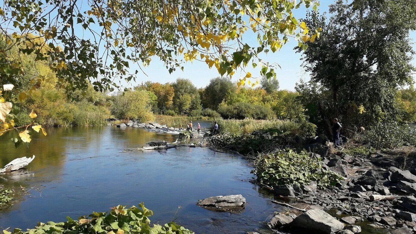 Джанаталап оренбургская область. Джанаталап Орск. Перекат Джанаталап Орск. Река Урал Орск. Речка Урал Орск лето.