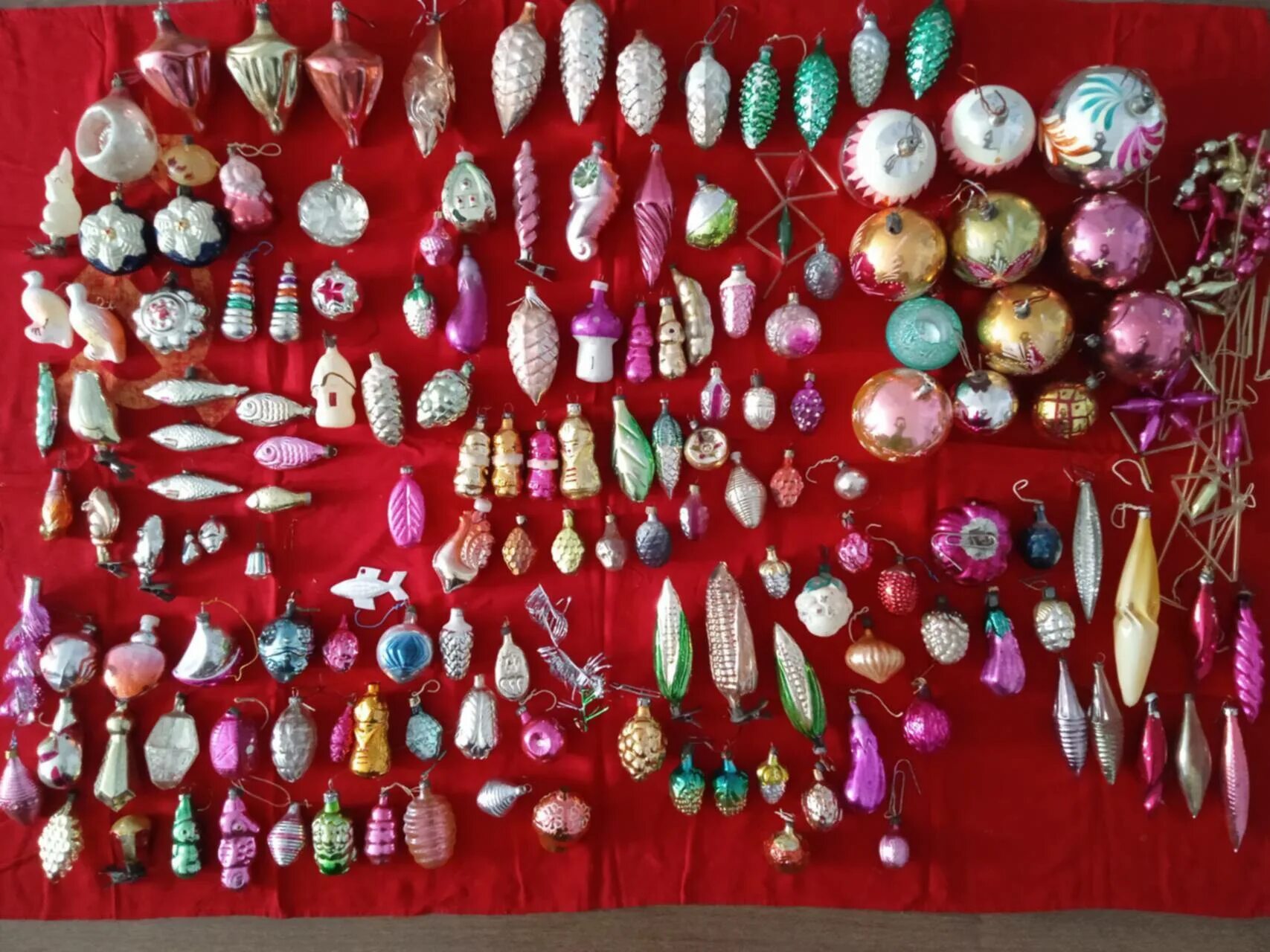 Ёлочные игрушки ссср. Антиквариат в эстонии новогодние игрушки. Советские игрушки на елку. Советские новогодние игрушк. Spruce horn.