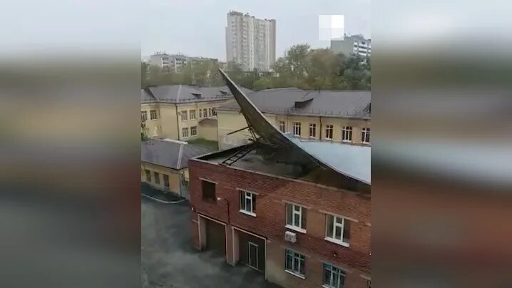 Как ни был яростен ураган он ослабевал. Ураган в екатеринбурге 3 сентября. сильный ветер. последствия урагана. смерч в екатеринбурге вчера.