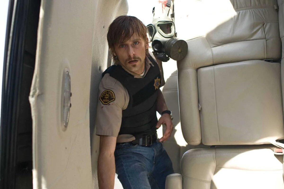 безумцы фильм 2010 постер. безумцы the crazies (2010). тимоти олифант безумцы. фильм эпидемия безумцы. безумцы 2010.