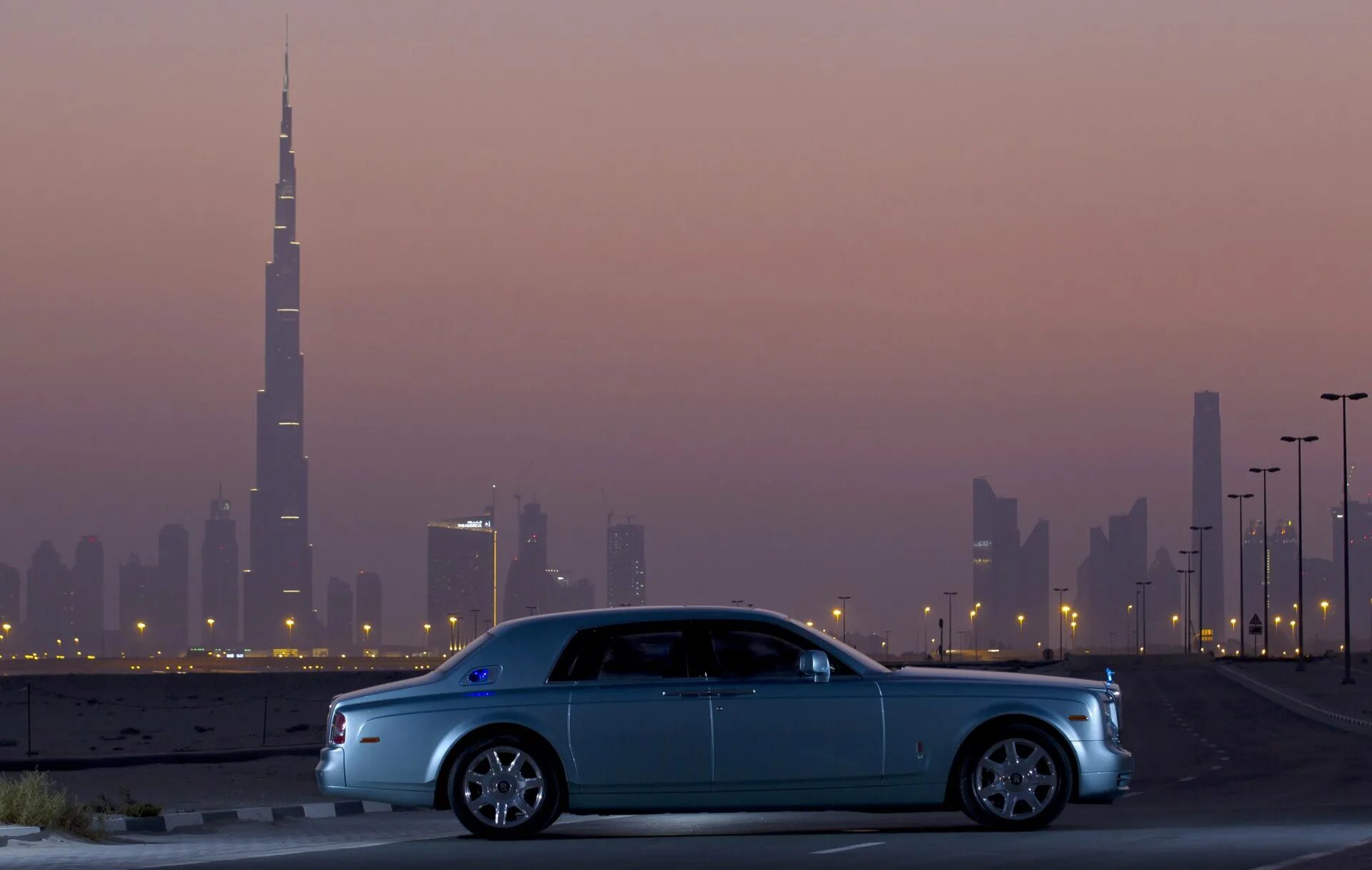 Автомобиль на г. Роллс Ройс в Дубае. Rolls Royce 102ex. Роллс Ройс Фантом в Дубае. Rolls-Royce Phantom в Дубаи обои.