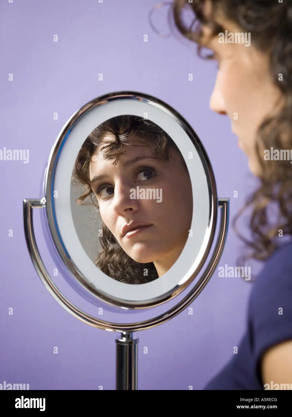Часы и зеркало анализ. ЛОВУШКА для женщины зеркало. Взгляд на себя со стороны. Girl at the Mirror. The broken Mirror.