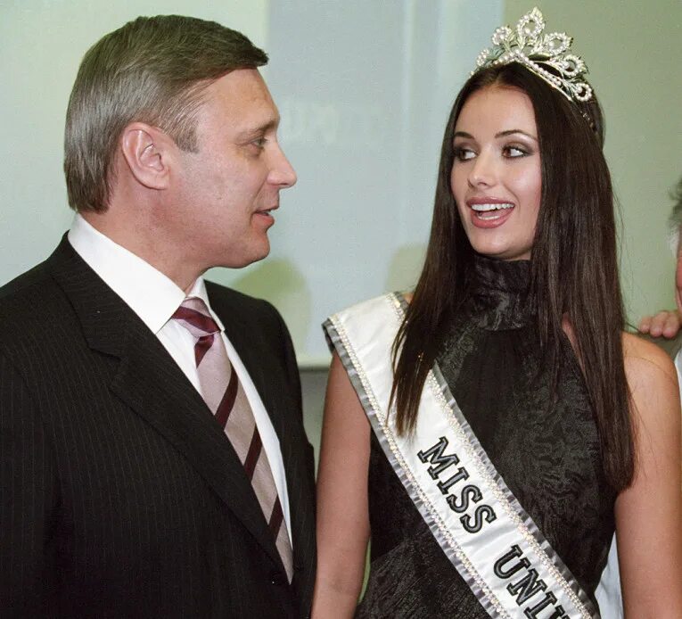 Мисс мира оксана федорова 2002. Оксана федорова мисс вселенная. Оксана федорова мисс вселенная 2002. Титулы оксаны федоровой. Титулы оксаны федоровой.