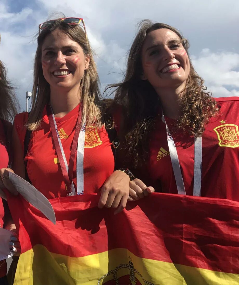 Красивые испанские девушки. Молодежь испании. Красивые испанские девушки. Испанские девушки внешность. Как выглядят испанцы женщины.