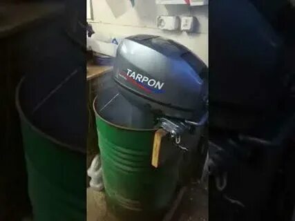 Лодочный мотор в бочке