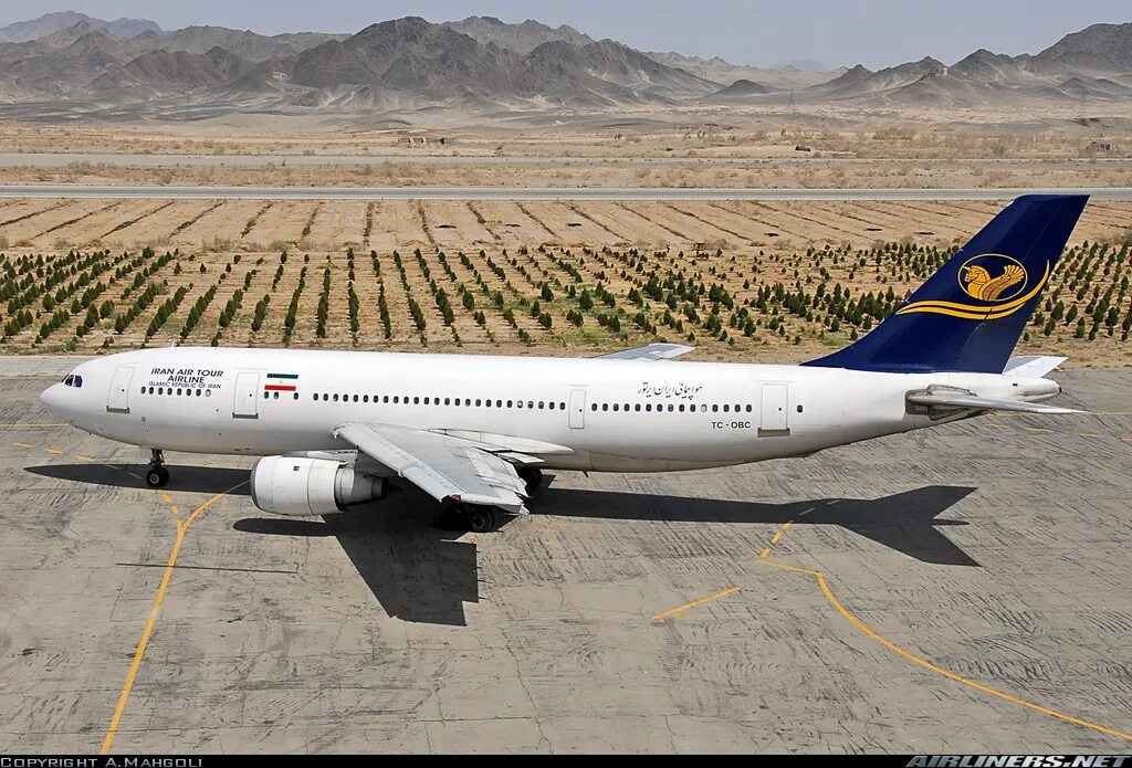 Iran airtour a300. Air tours. Аэропорт мехрабад. Anex tour azur air. Iran air ту 154м.