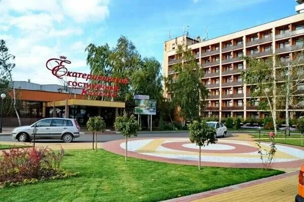 Кубанская набережная 5 екатерининский сад. Гостиничный комплекс екатерининский в краснодаре. Кубанская набережная 5 екатерининский. Екатерининская, краснодар, кубанская набережная, 37/1. Кубанская набережная 5 екатерининский.