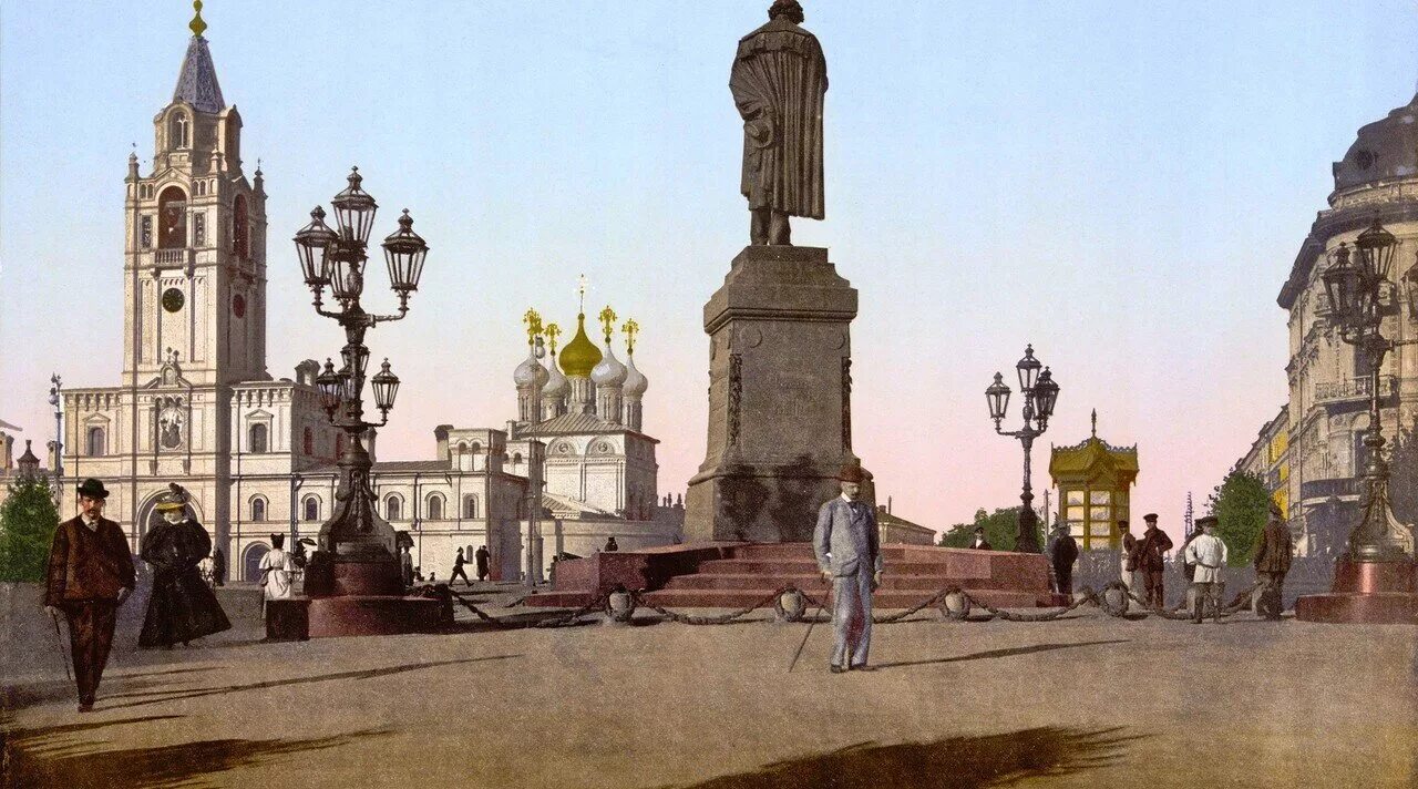 Памятники 20 века в россии. Воронихин (казанский собор в петербурге. М. Страстной монастырь и памятник пушкину. Памятники начала 20 века.