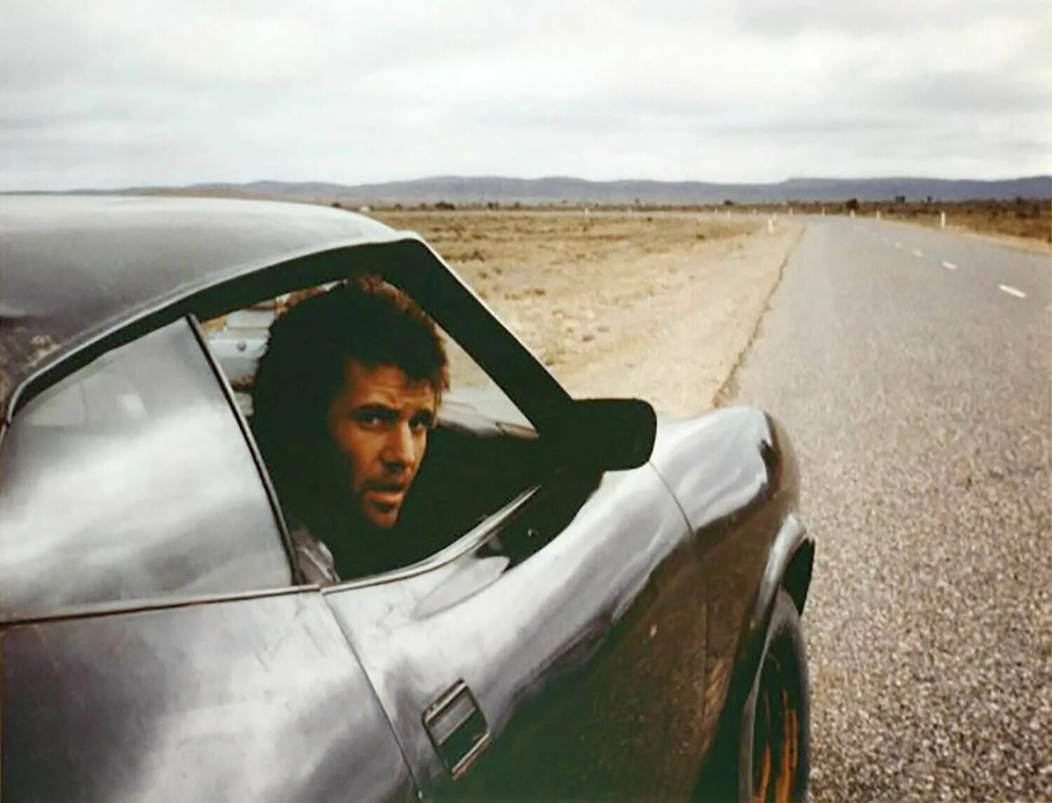 лучшие воины дорог. безумный макс 2 фильм 1981. безумный макс 2 воин дороги. мэл гибсон безумный макс воин дороги. мэл гибсон безумный макс воин дороги.