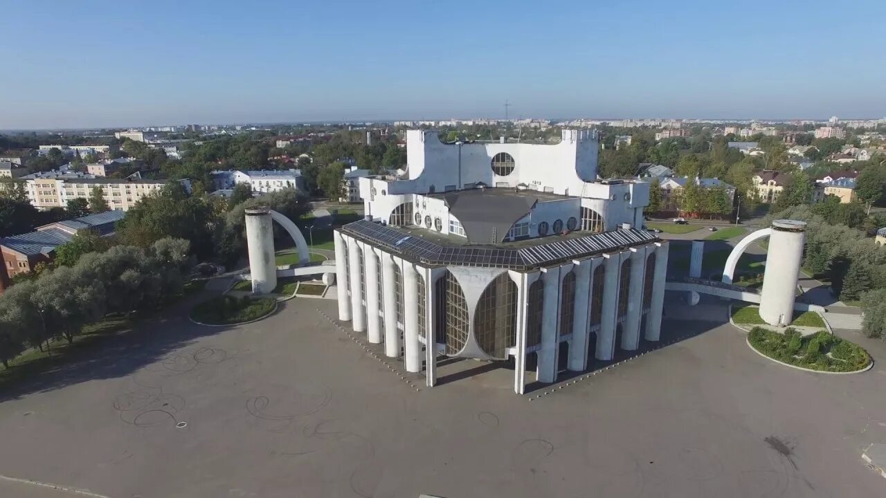 Новгородский драматический театр Великий Новгород. Театр драмы имени ф. м. Достоевского, Великий Новгород. Театр Достоевского Новгород. Театр Достоевского в Великом Новгороде. Театр достоевского великий